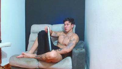 justiin_fuller live cam on Cam4