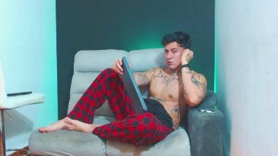 justiin_fuller live cam on Cam4