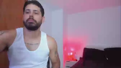 justyntr live cam on Cam4