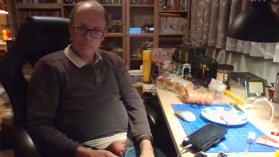 jwo100 live cam on Cam4