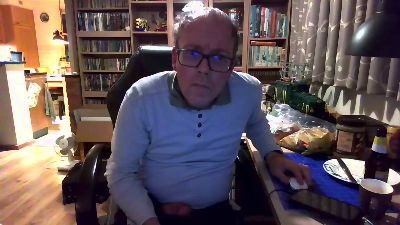 jwo100 live cam on Cam4