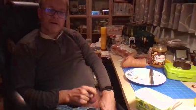 jwo100 live cam on Cam4