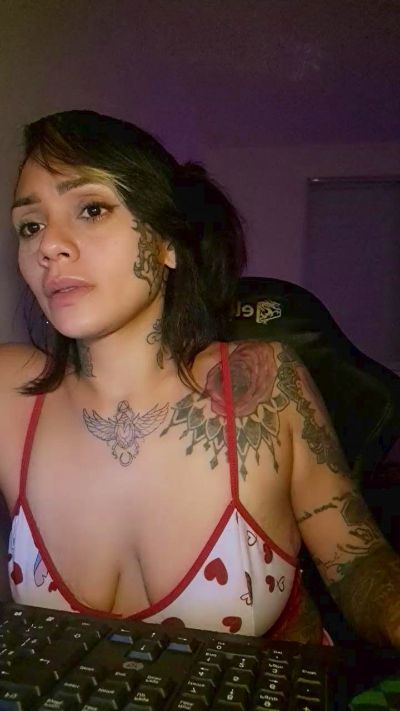 kahpoliver2 live cam on Cam4