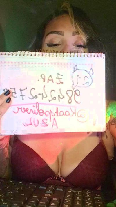 kahpoliver2 live cam on Cam4