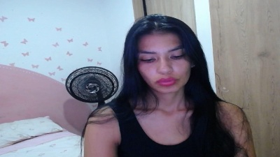 kaia_nila live cam on Cam4