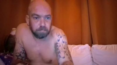 kalebats45 live cam on Cam4