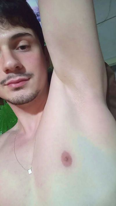 kalebe22 live cam on Cam4