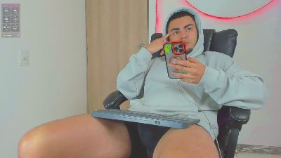 kalivan_v live cam on Cam4