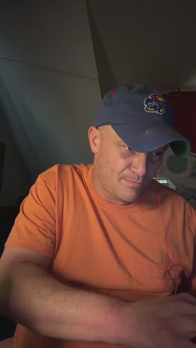 kansaspartyboy live cam on Cam4