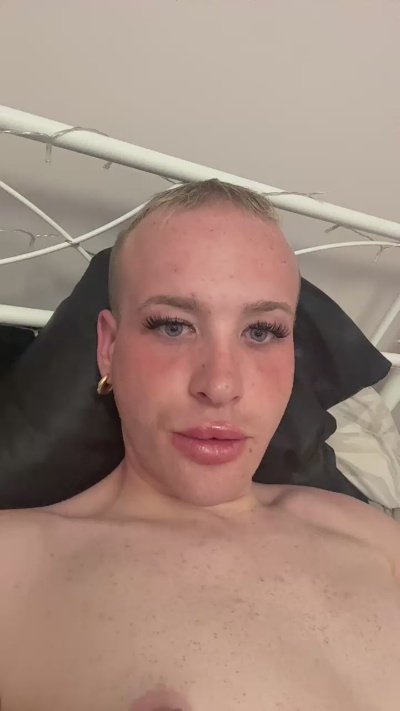 karl233 live cam on Cam4