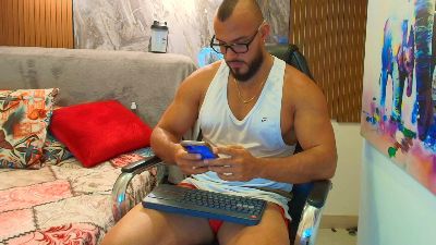 karymmusclets31 live cam on Cam4