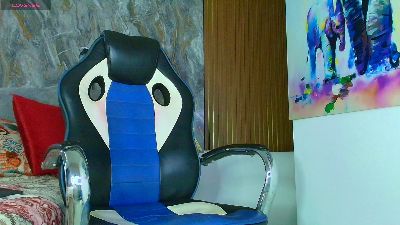 karymmusclets31 live cam on Cam4