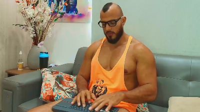karymmusclets31 live cam on Cam4
