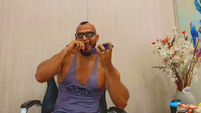 karymmusclets31 live cam on Cam4