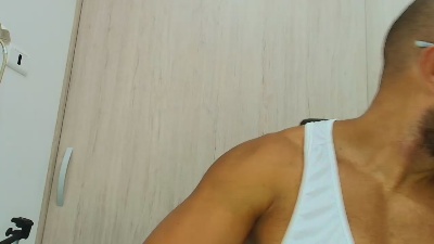 karymmusclets31 live cam on Cam4