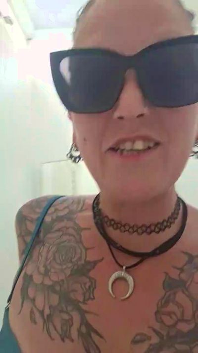 kasiagoraszews4 live cam on Cam4