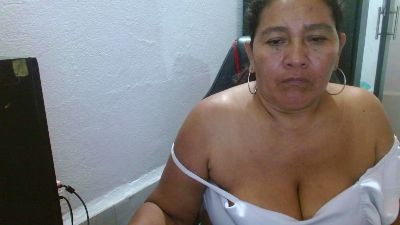 katia_mature live cam on Cam4
