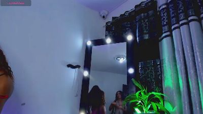 katiee1 live cam on Cam4