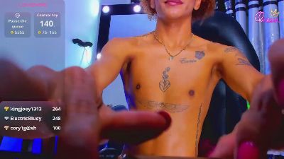 katiee1 live cam on Cam4
