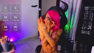 katiee1 live cam on Cam4