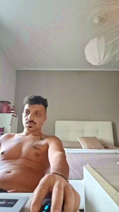 kekko243 live cam on Cam4