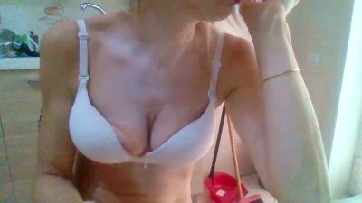 kelly114 live cam on Cam4