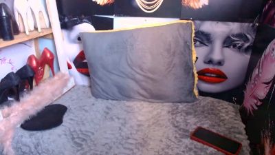kelly329 live cam on Cam4