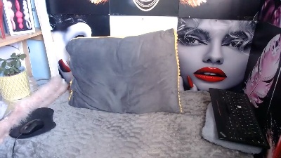 kelly329 live cam on Cam4