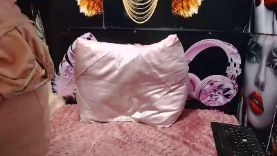 kelly329 live cam on Cam4