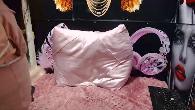 kelly329 live cam on Cam4