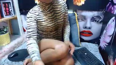 kelly329 live cam on Cam4