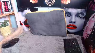 kelly329 live cam on Cam4