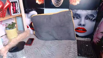kelly329 live cam on Cam4