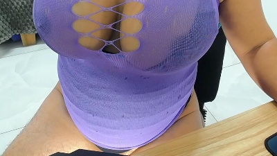 kellyhugecock live cam on Cam4