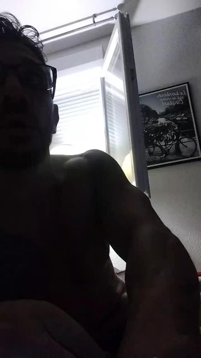keurty1 live cam on Cam4