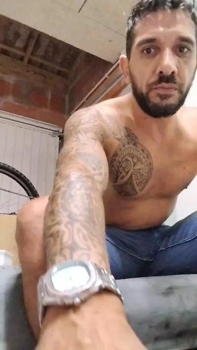 keurty1 live cam on Cam4