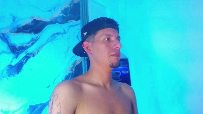 kevin__fox_ live cam on Cam4