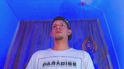 kevin__fox_ live cam on Cam4