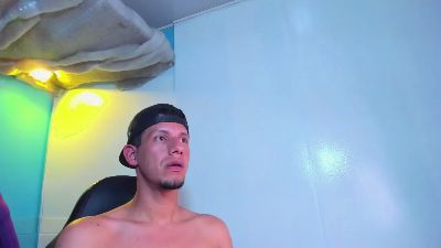 kevin__fox_ live cam on Cam4