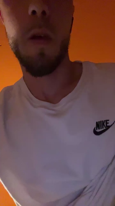 kevingym69 live male webcam from Spain