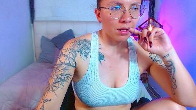 kharlamorrys_ live cam on Cam4