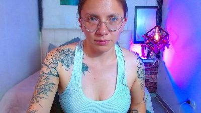 kharlamorrys_ live cam on Cam4