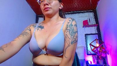 kharlamorrys_ live cam on Cam4