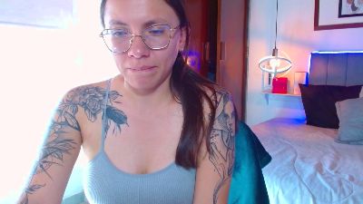 kharlamorrys_ live cam on Cam4