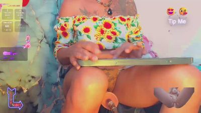 khiara_moretti live cam on Cam4