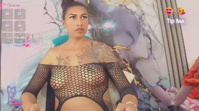 khiara_moretti live cam on Cam4