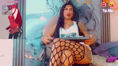 khiara_moretti live cam on Cam4