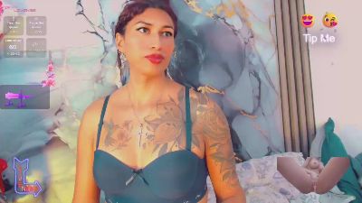 khiara_moretti live cam on Cam4