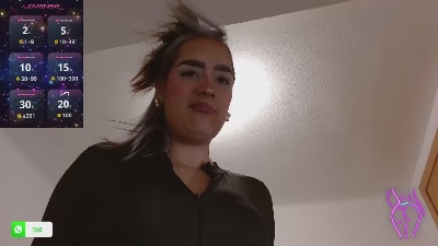 khloeMoon live cam on Cam4