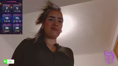 khloeMoon live cam on Cam4